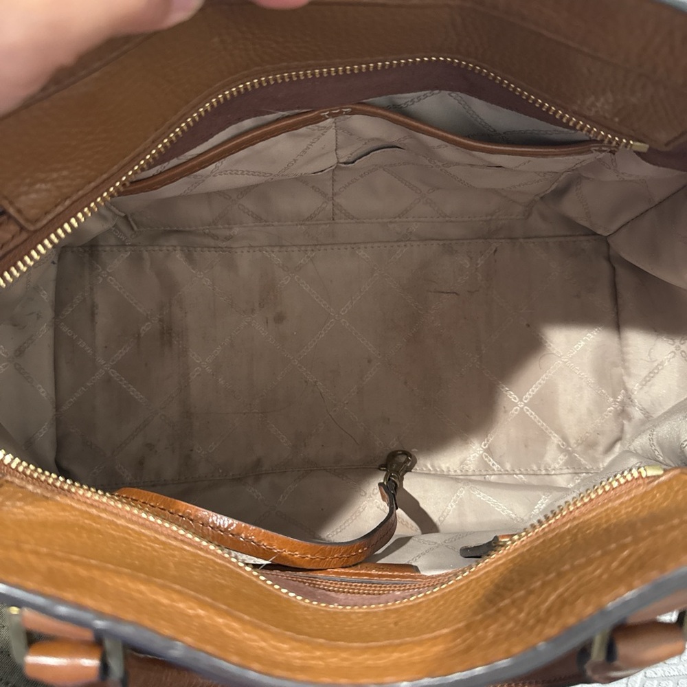 Michael Kors Tan Leather Handbag with Gold Accents - Picture 5 of 8
